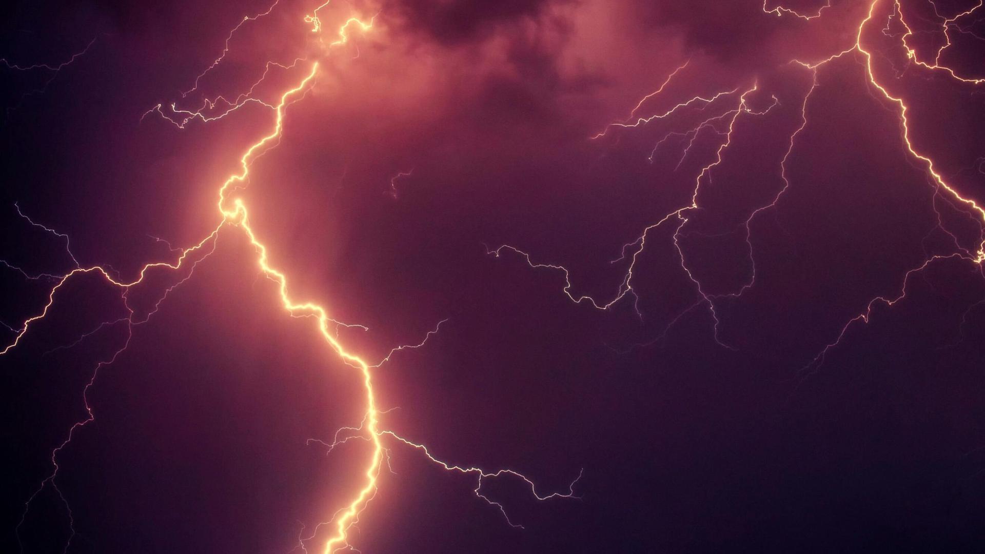 Strong to Severe Thunderstorms Expected